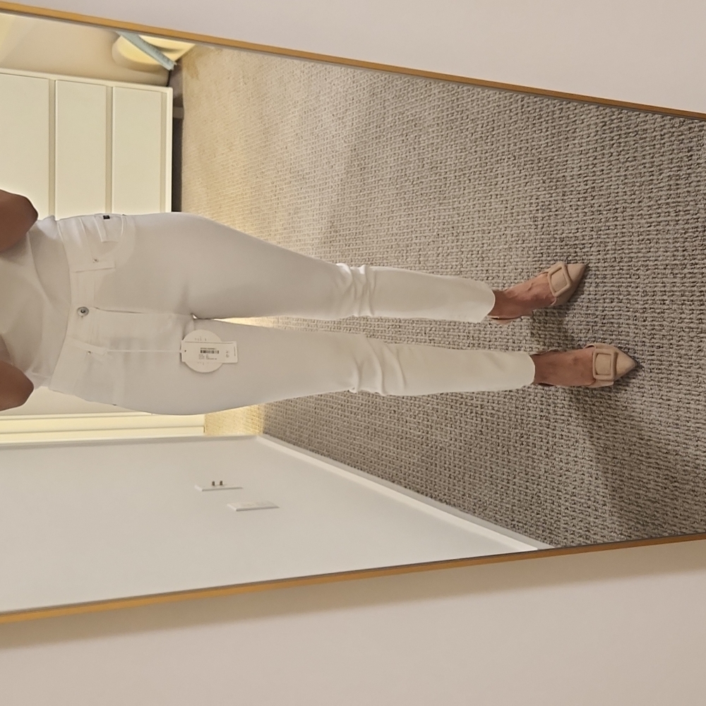 Size 26 AG jeans Farrah skinny crop NWT